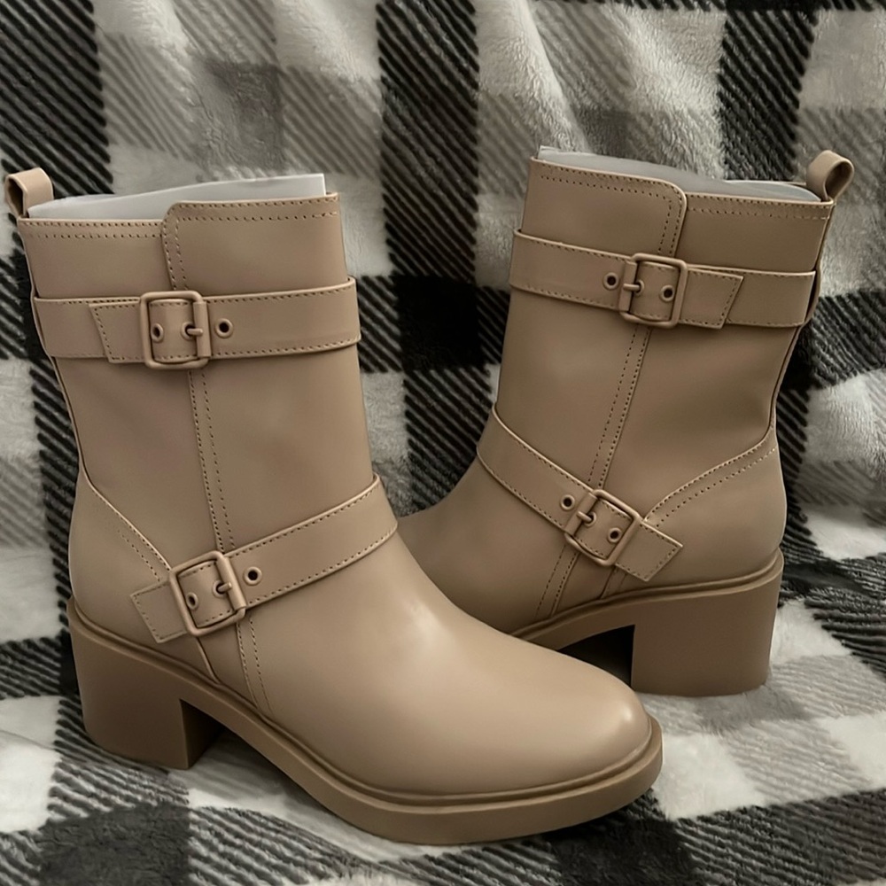 NWT! Bandolino Gilbert Moto booties.